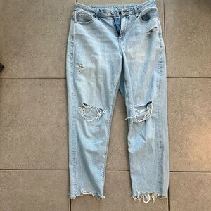 American Eagle Outfitters Size 10 Light Blue Ripped High Waisted Mom Jeans SHORT